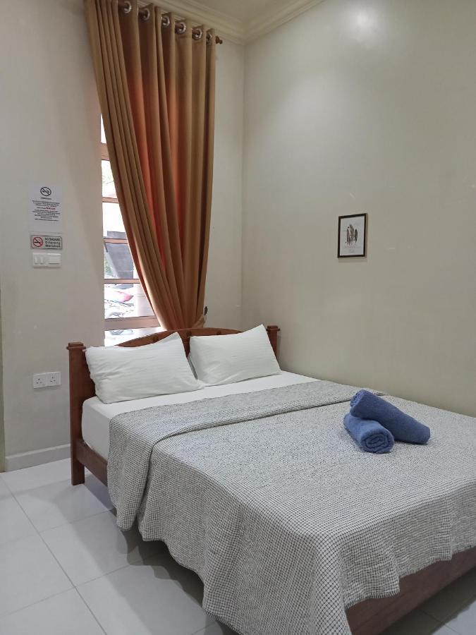 Rumah tetamu Desa Besut