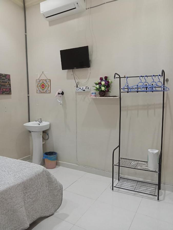 Rumah tetamu Desa Besut