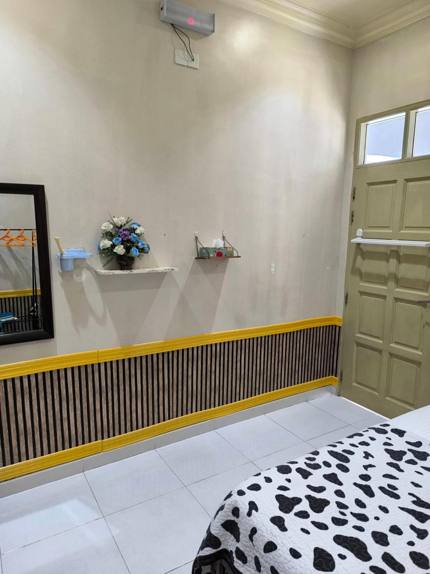 Wisma tamu Desa Besut Kampung Kuala Besut